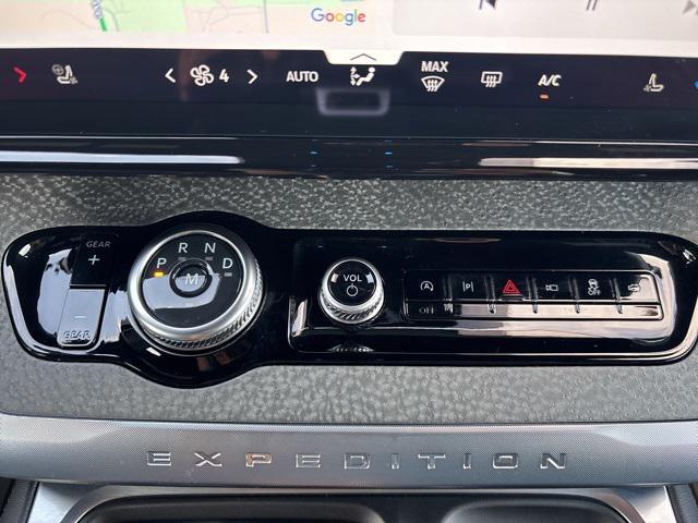 new 2025 Ford Expedition car, priced at $84,020