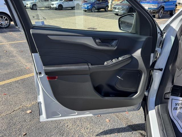 new 2025 Ford Escape car, priced at $31,039