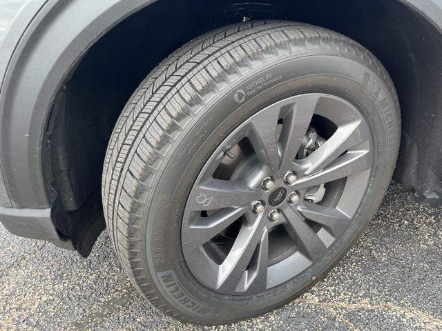 new 2025 Ford Explorer car, priced at $45,943