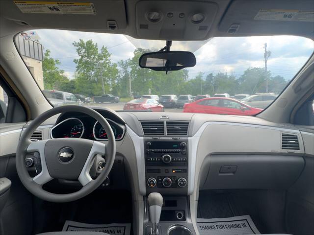 used 2009 Chevrolet Traverse car, priced at $7,490