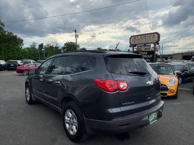 used 2009 Chevrolet Traverse car, priced at $7,490