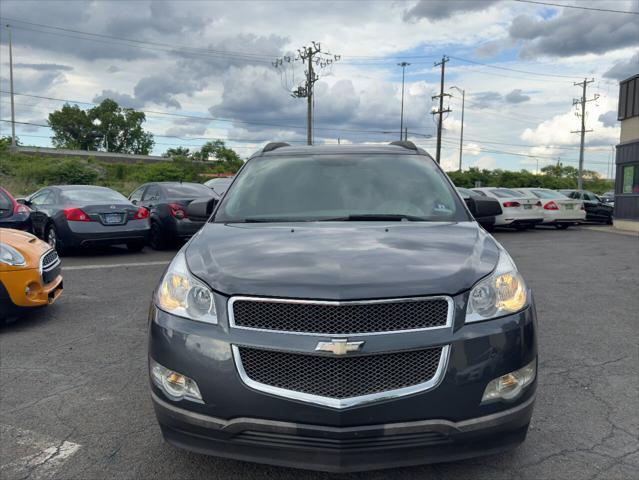 used 2009 Chevrolet Traverse car, priced at $7,490