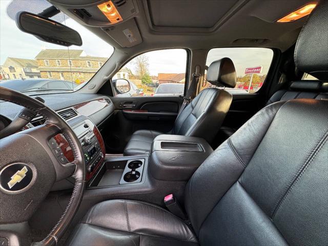 used 2009 Chevrolet Avalanche car, priced at $10,990