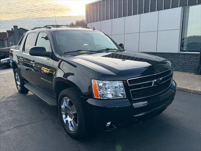 used 2009 Chevrolet Avalanche car, priced at $10,990