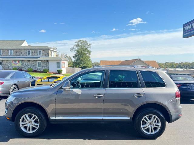 used 2008 Volkswagen Touareg 2 car, priced at $7,990