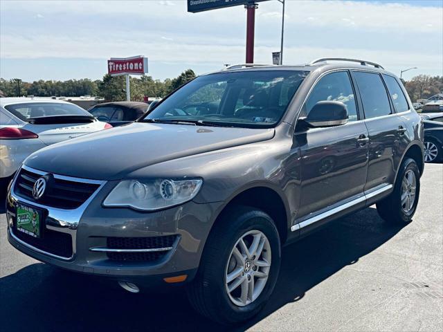 used 2008 Volkswagen Touareg 2 car, priced at $7,990