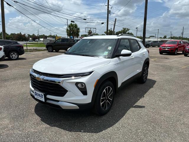 new 2025 Chevrolet TrailBlazer car, priced at $26,120