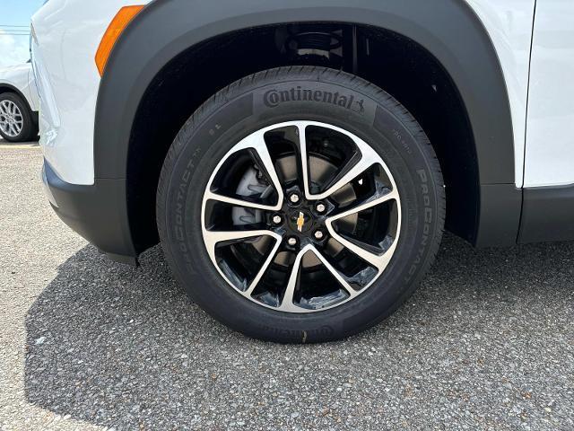 new 2025 Chevrolet TrailBlazer car, priced at $26,120