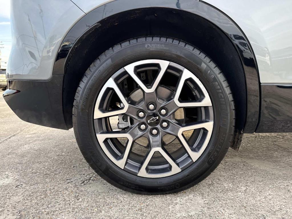 used 2025 Chevrolet Blazer car, priced at $35,980