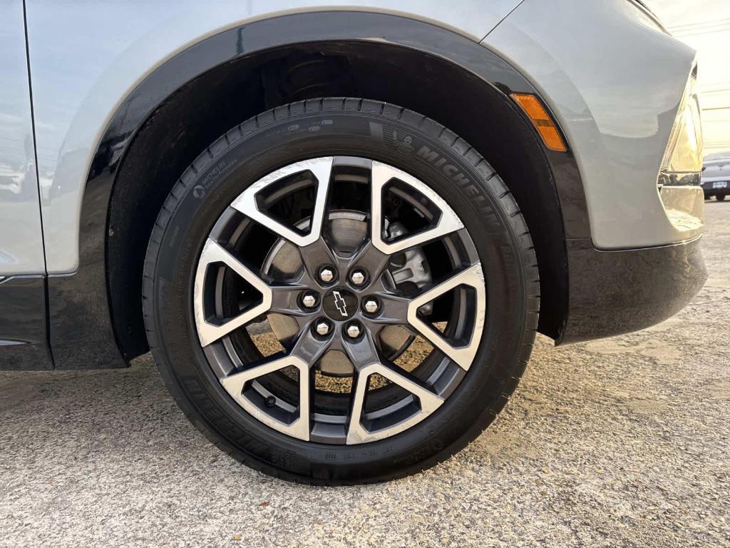 used 2025 Chevrolet Blazer car, priced at $35,980