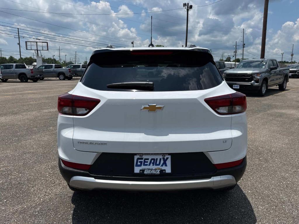 new 2025 Chevrolet TrailBlazer car, priced at $27,615