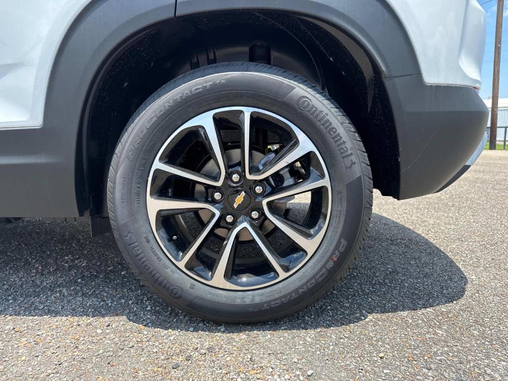 new 2025 Chevrolet TrailBlazer car, priced at $27,615