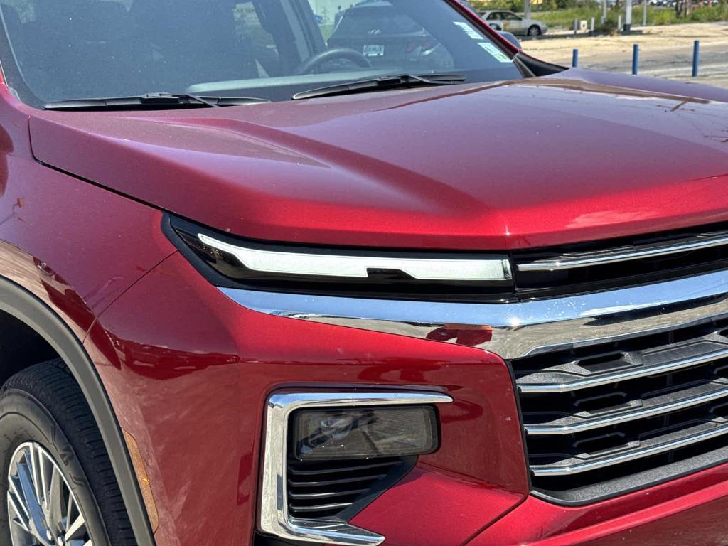 used 2024 Chevrolet Traverse car, priced at $40,990