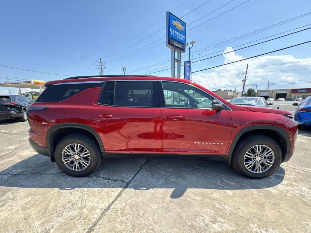 used 2024 Chevrolet Traverse car, priced at $40,990