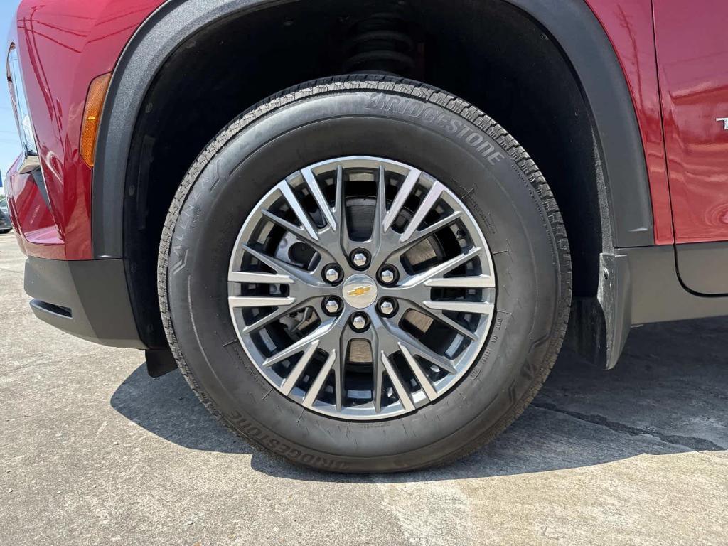 used 2024 Chevrolet Traverse car, priced at $40,990