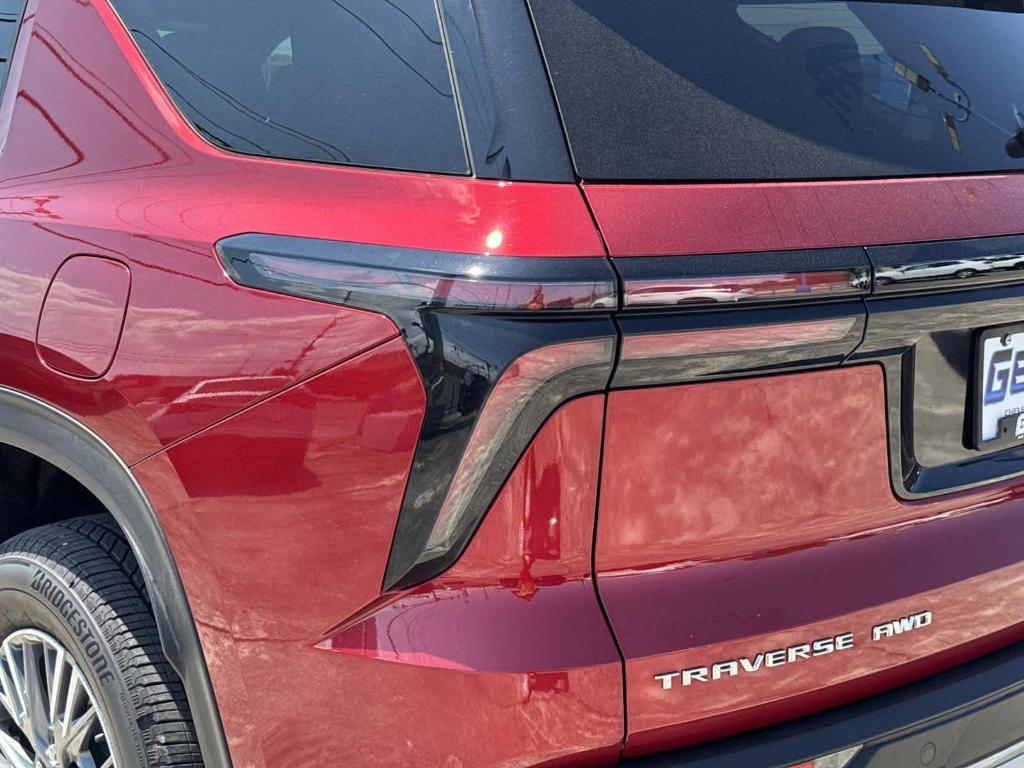used 2024 Chevrolet Traverse car, priced at $40,990
