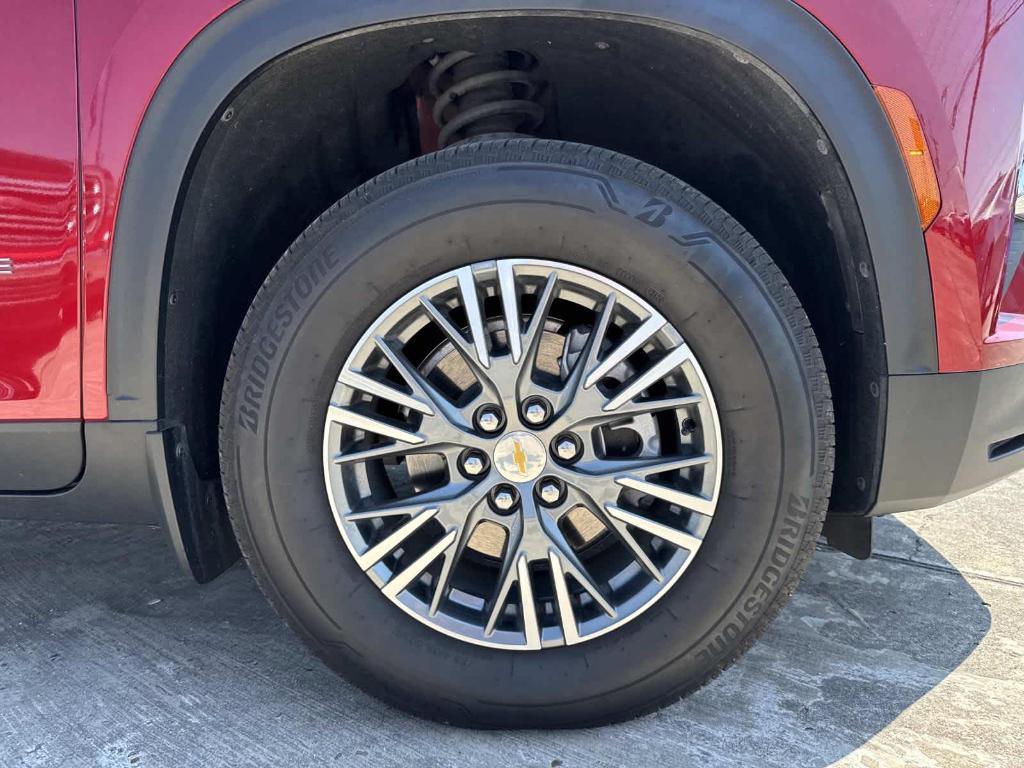 used 2024 Chevrolet Traverse car, priced at $40,990