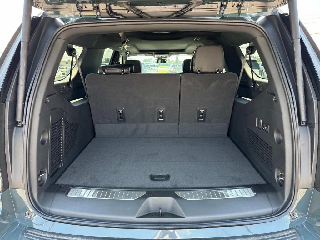 new 2025 Chevrolet Suburban car, priced at $84,104
