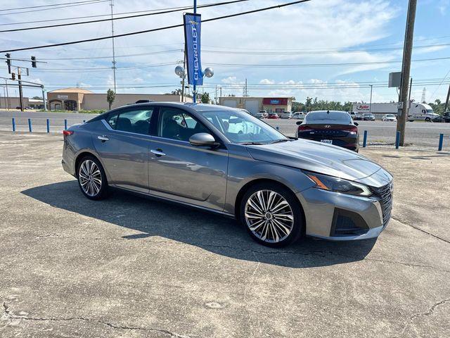 used 2023 Nissan Altima car, priced at $21,997