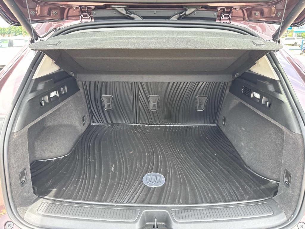 used 2025 Buick Envision car, priced at $37,990