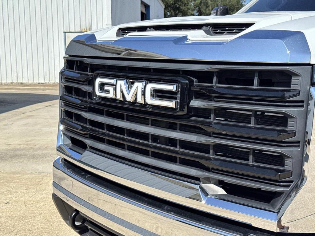used 2024 GMC Sierra 2500 car, priced at $45,990