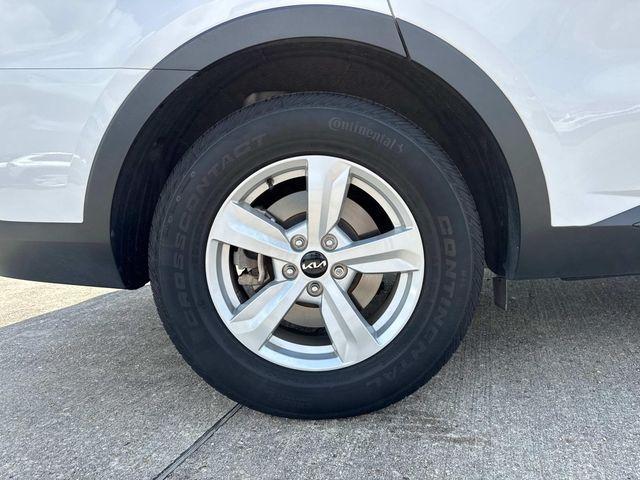 used 2024 Kia Sorento car, priced at $26,271