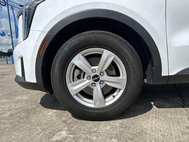 used 2024 Kia Sorento car, priced at $26,271