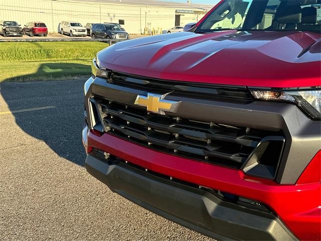 new 2024 Chevrolet Colorado car, priced at $33,675