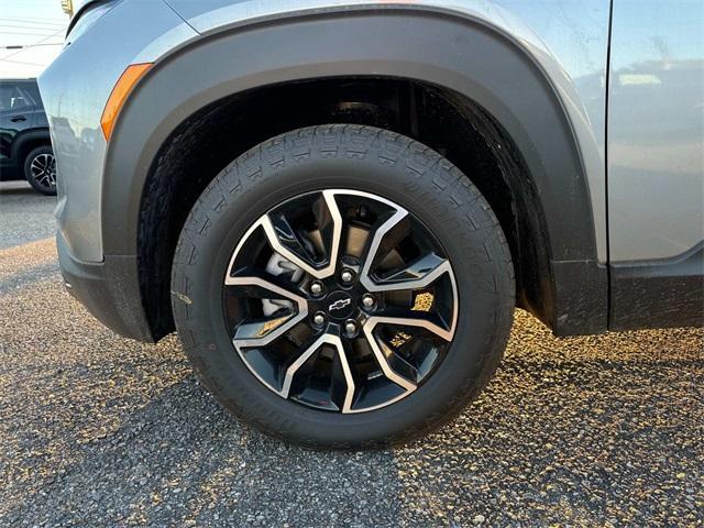 new 2025 Chevrolet TrailBlazer car, priced at $29,585