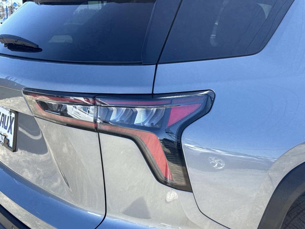 used 2025 Chevrolet Equinox car, priced at $25,550