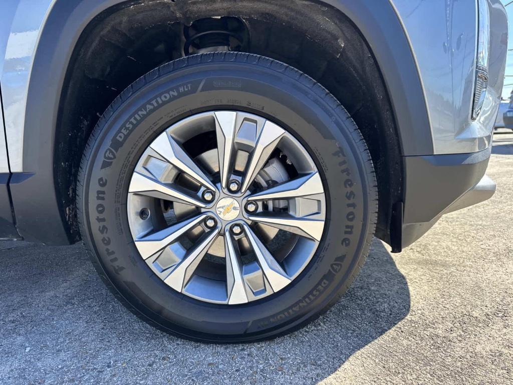 used 2025 Chevrolet Equinox car, priced at $25,550