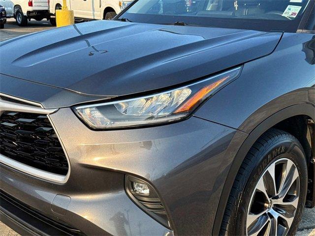 used 2020 Toyota Highlander car, priced at $26,567