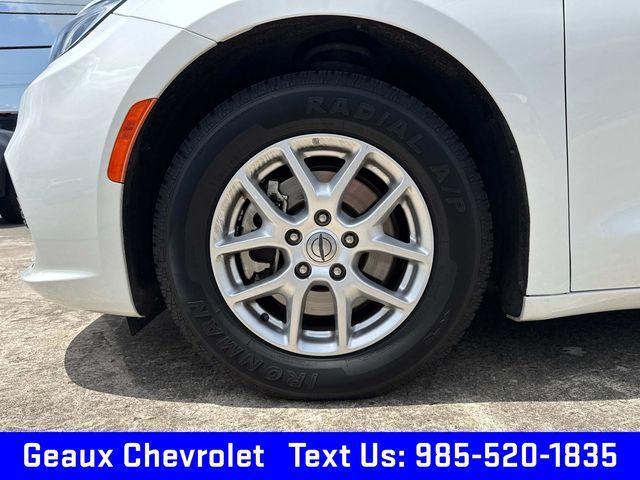 used 2022 Chrysler Pacifica car, priced at $21,997