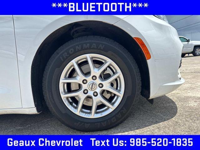 used 2022 Chrysler Pacifica car, priced at $21,997