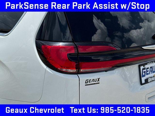 used 2022 Chrysler Pacifica car, priced at $21,997
