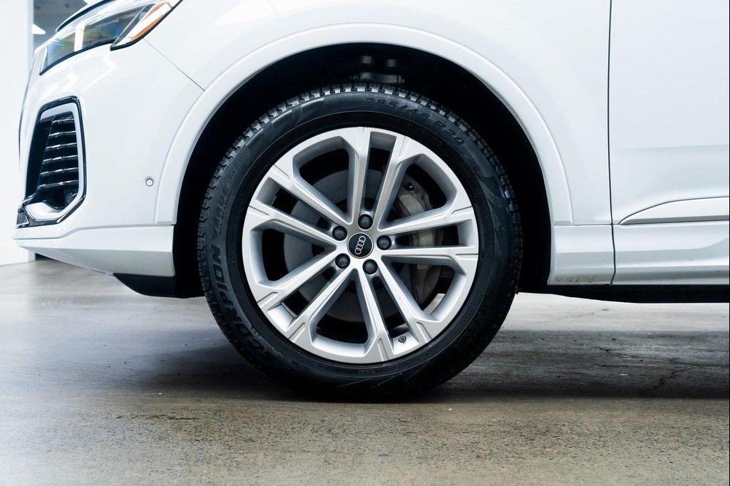 used 2025 Audi Q7 car, priced at $58,990