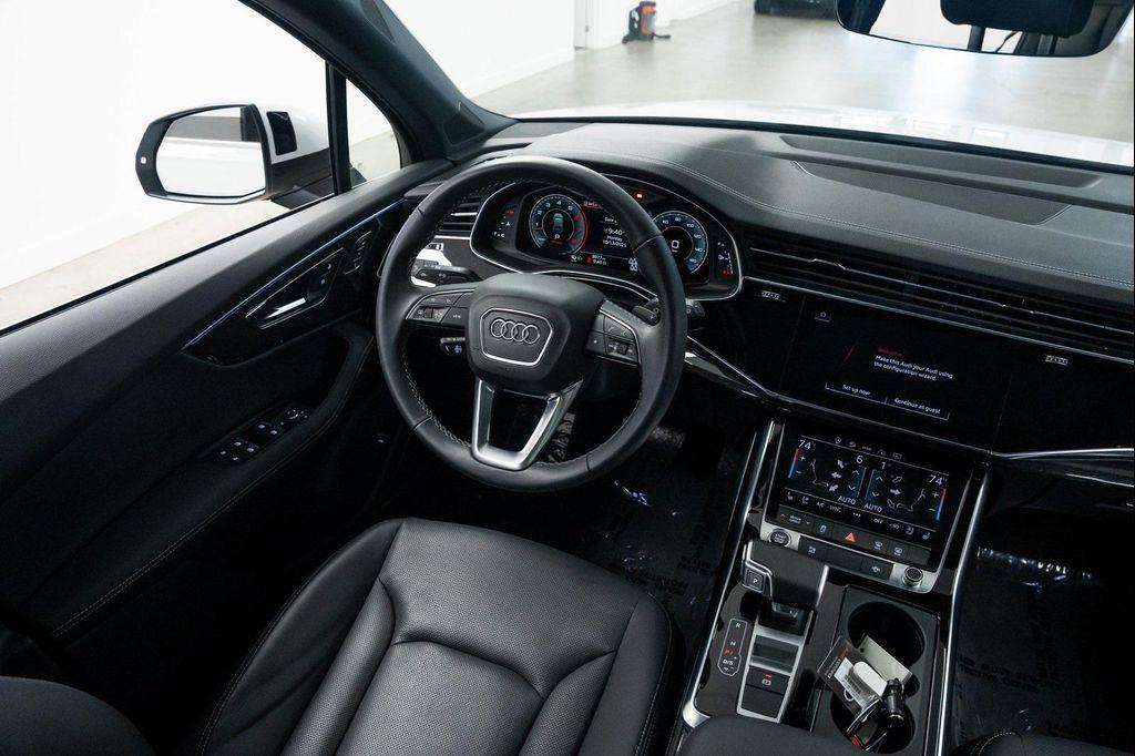 used 2025 Audi Q7 car, priced at $58,990