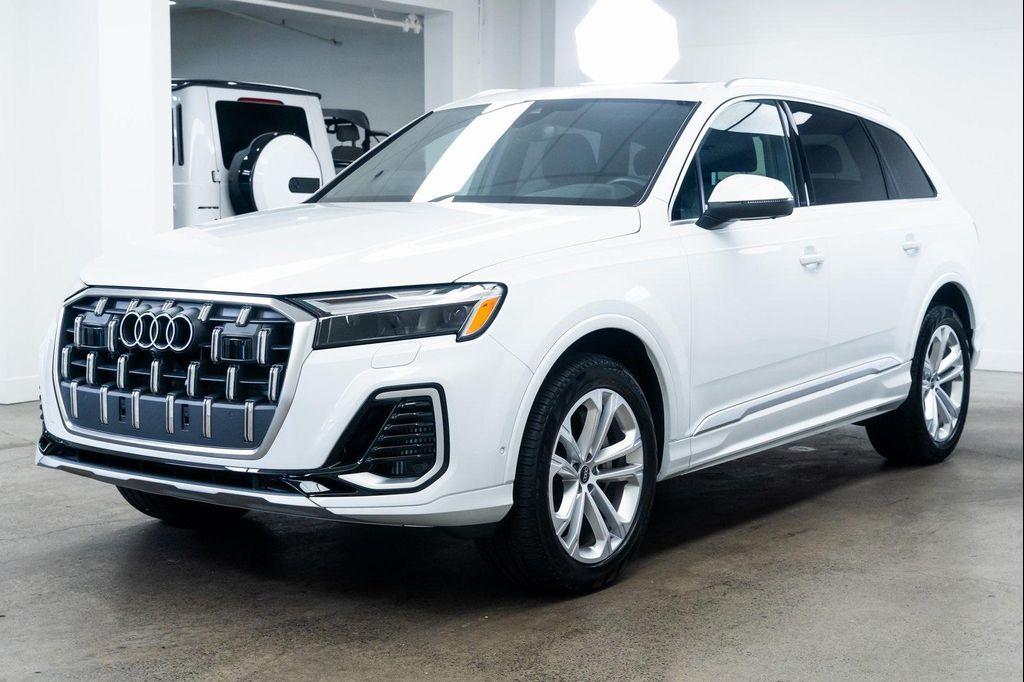 used 2025 Audi Q7 car, priced at $58,990