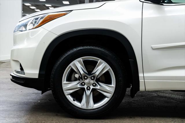 used 2015 Toyota Highlander car, priced at $18,790