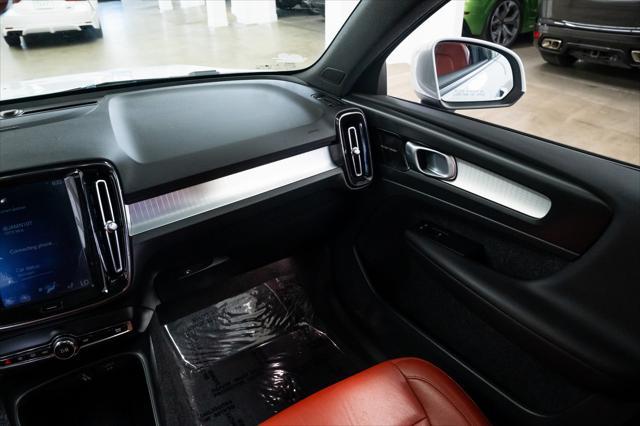 used 2020 Volvo XC40 car, priced at $25,490