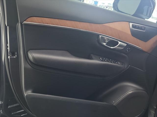 used 2022 Volvo XC90 Recharge Plug-In Hybrid car, priced at $47,990