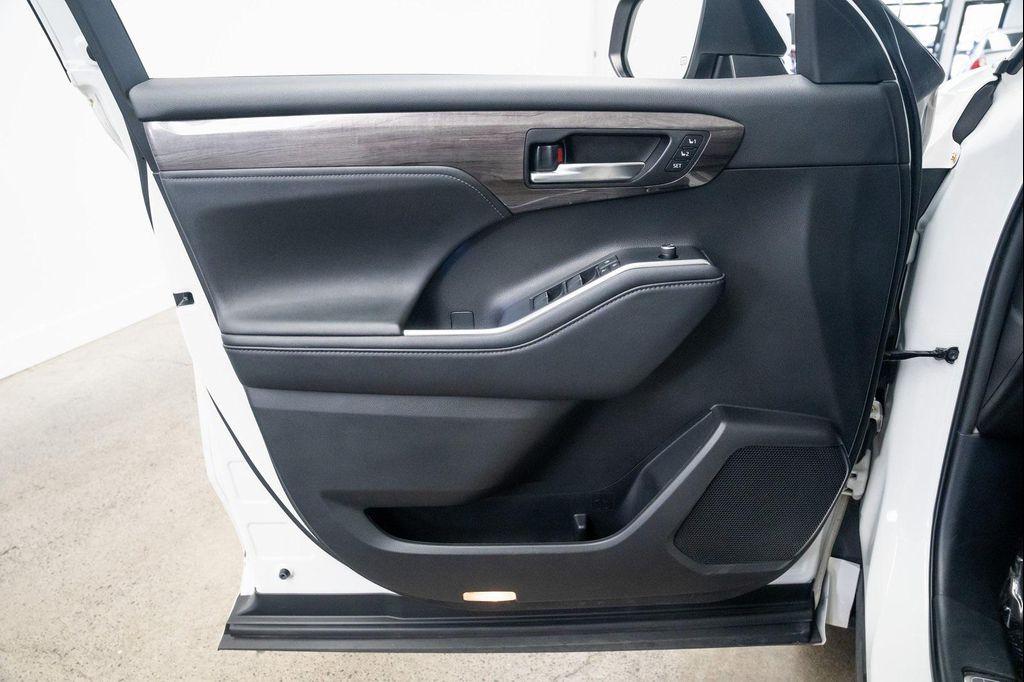 used 2021 Toyota Highlander Hybrid car, priced at $38,790