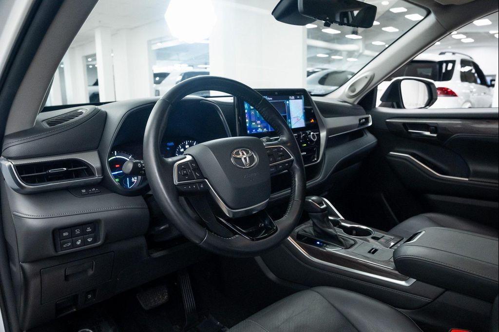 used 2021 Toyota Highlander Hybrid car, priced at $38,790