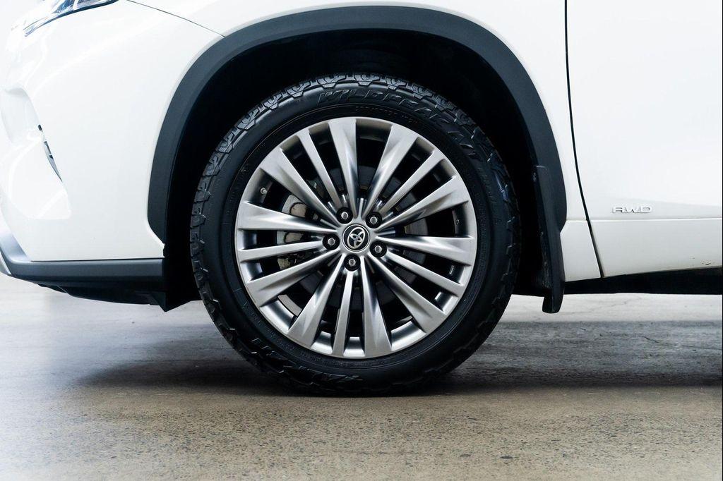 used 2021 Toyota Highlander Hybrid car, priced at $38,790