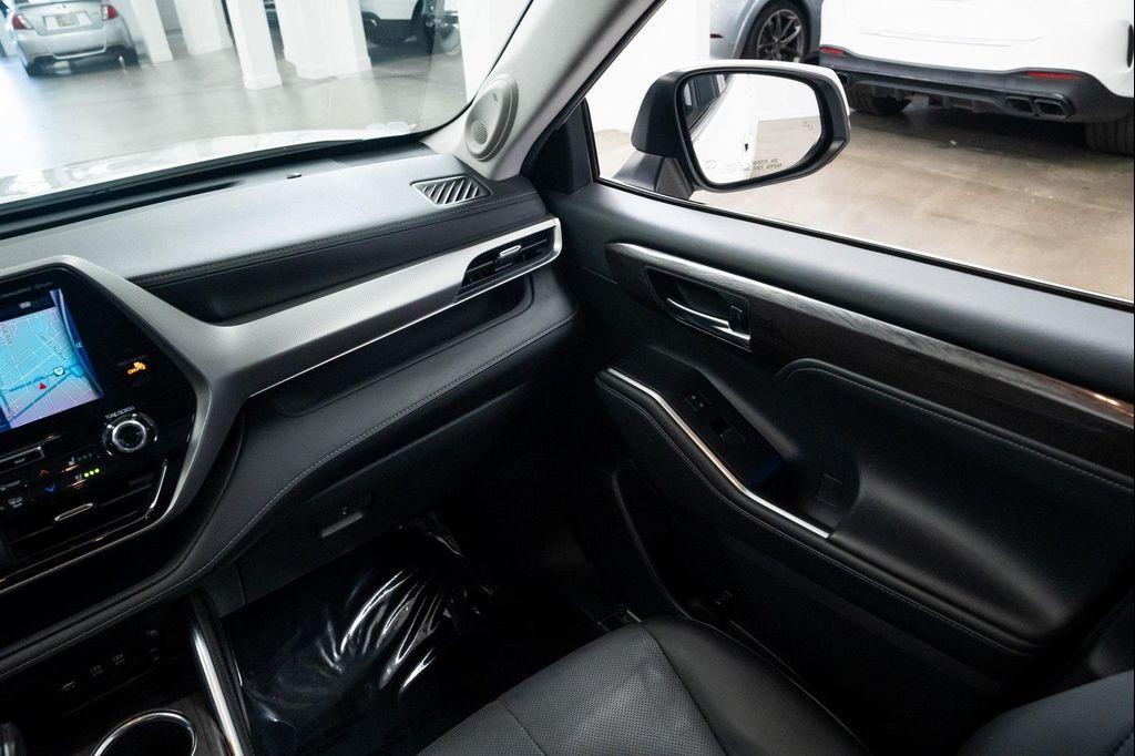 used 2021 Toyota Highlander Hybrid car, priced at $38,790