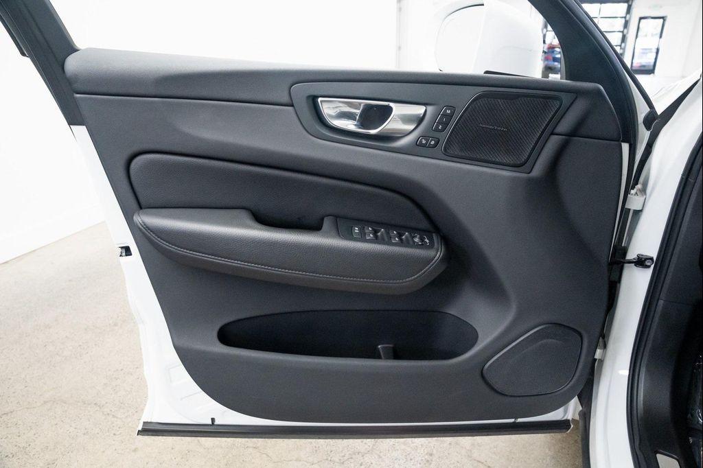 used 2022 Volvo XC60 Recharge Plug-In Hybrid car, priced at $35,990