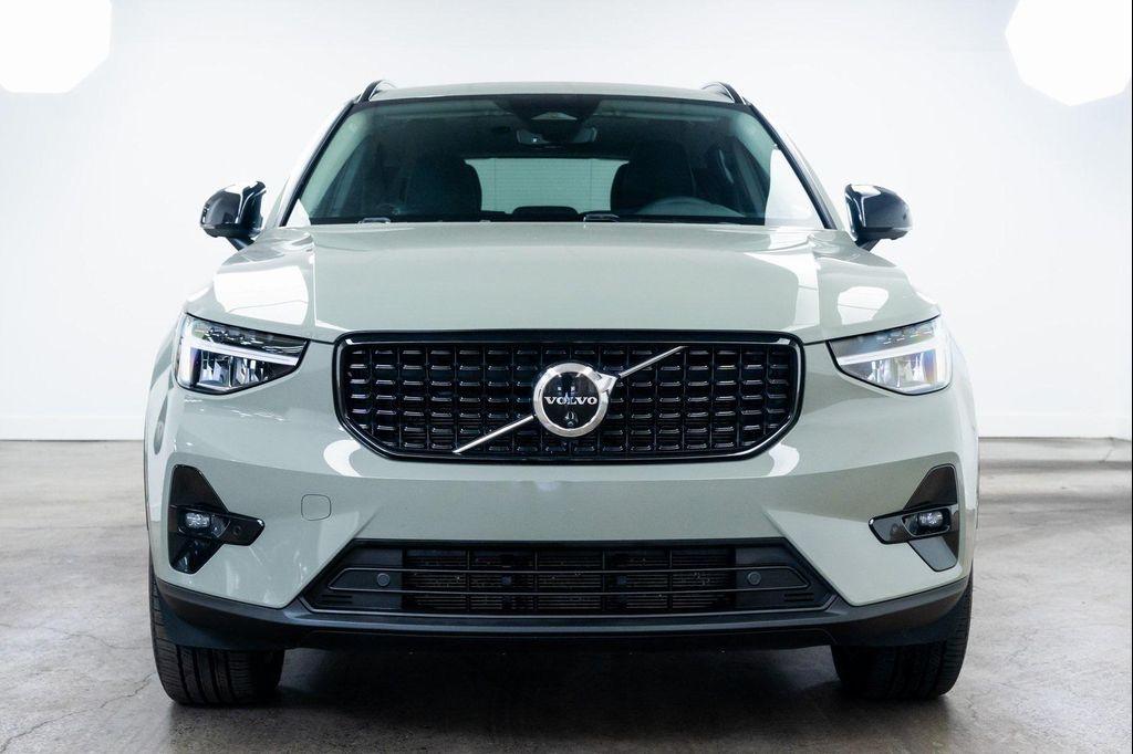 used 2024 Volvo XC40 car, priced at $35,790