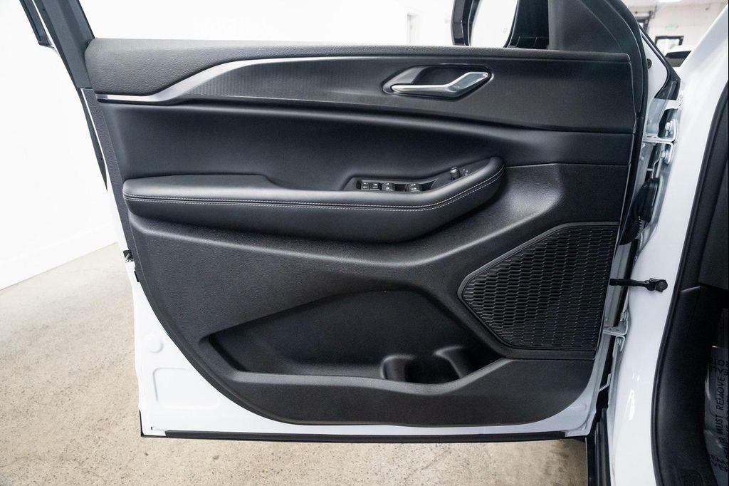 used 2025 Jeep Grand Cherokee L car, priced at $39,990