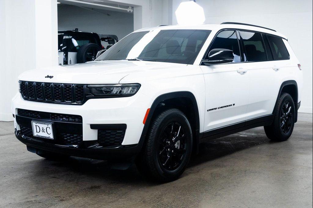 used 2025 Jeep Grand Cherokee L car, priced at $39,990