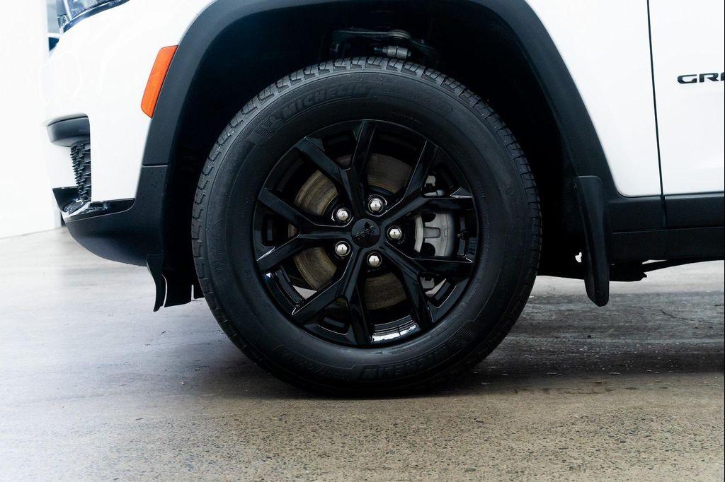 used 2025 Jeep Grand Cherokee L car, priced at $39,990